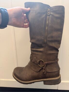 Brown Mid-Calf Side Zip Riding Boots